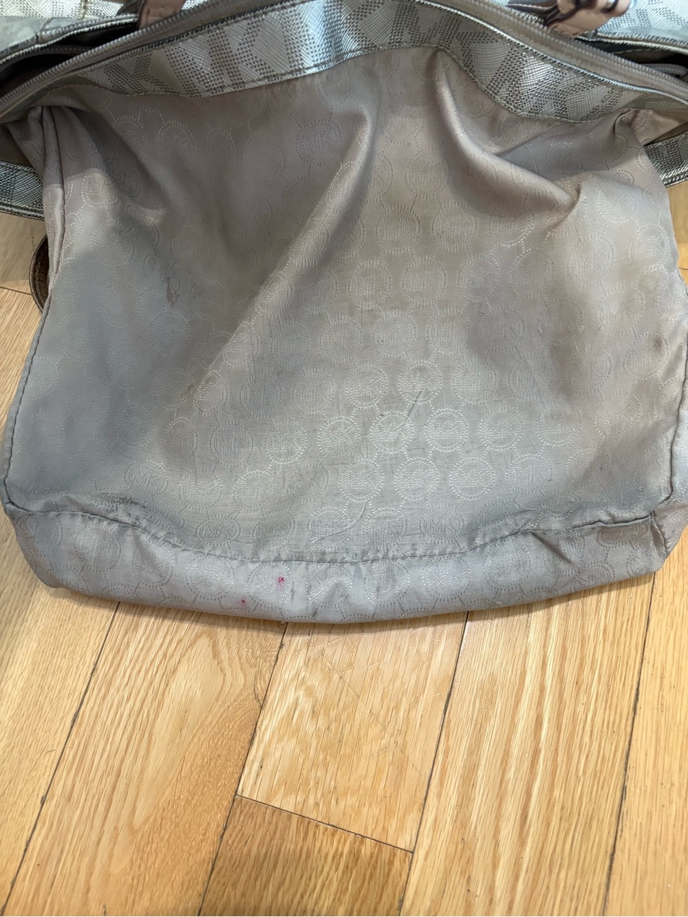 Michael Kors Silver Metallic East West Signature Monogram Chain Tote Bag - Picture 12 of 15